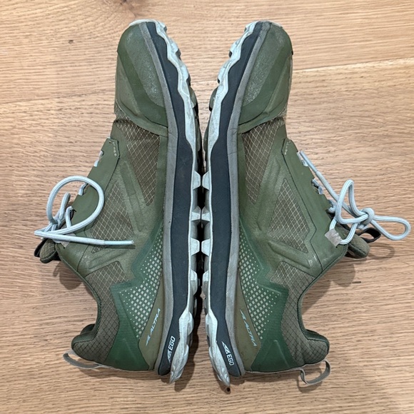 Altra Olive Green Gray Athletic trail running Shoes men’s 8.5 women’s 10